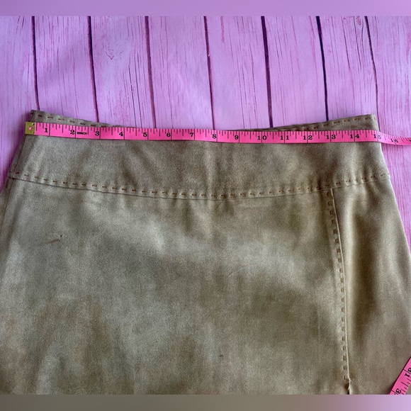 Vintage Dolce and Gabbana D&G Suede Midi Patch Tan Skirt With Side Slit - Picture 4 of 9
